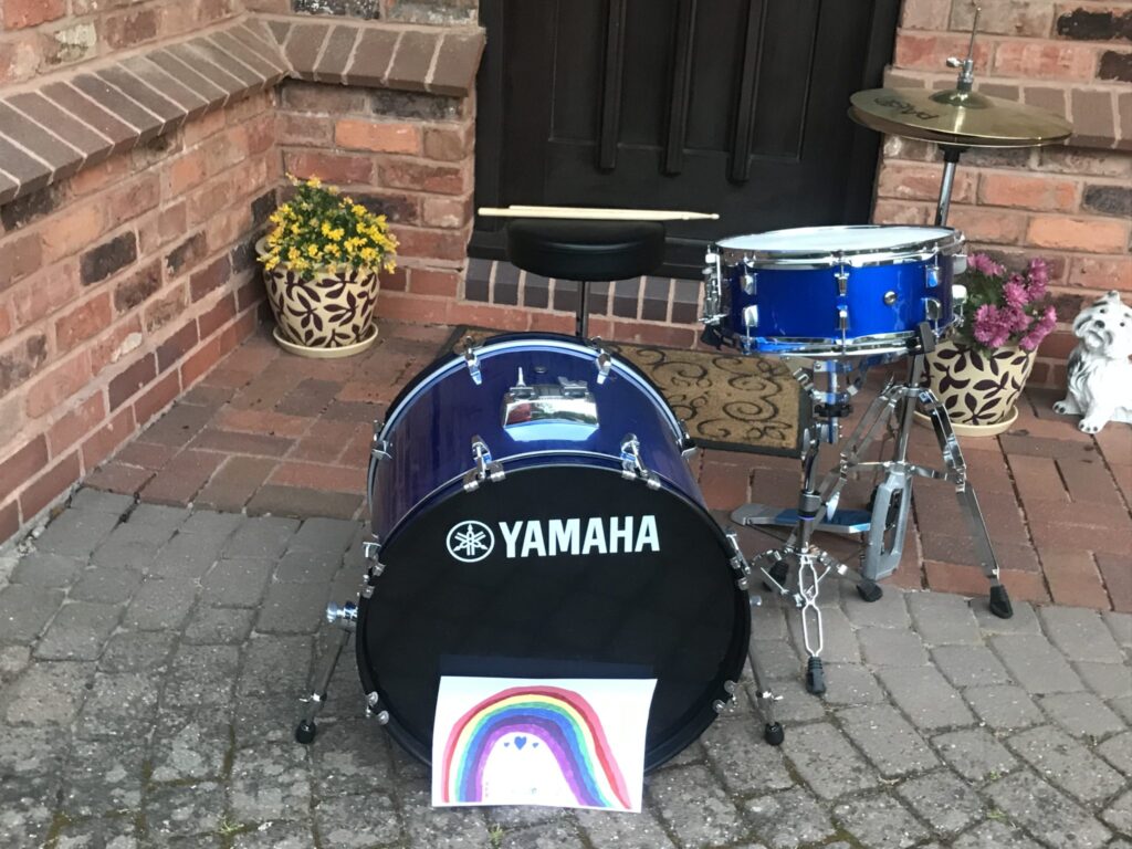 a picture of a drum set